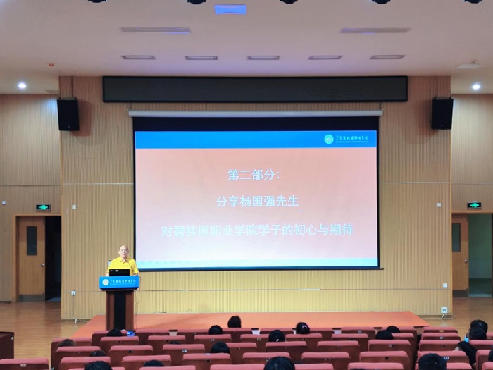 18553ce73996bd94d6c8013bab1c03fc.jpg 机器人系3_副本.jpg