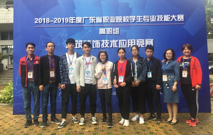 9f1d0889f37063402f08604a7c5b2f96.jpg 装饰师生_副本.jpg